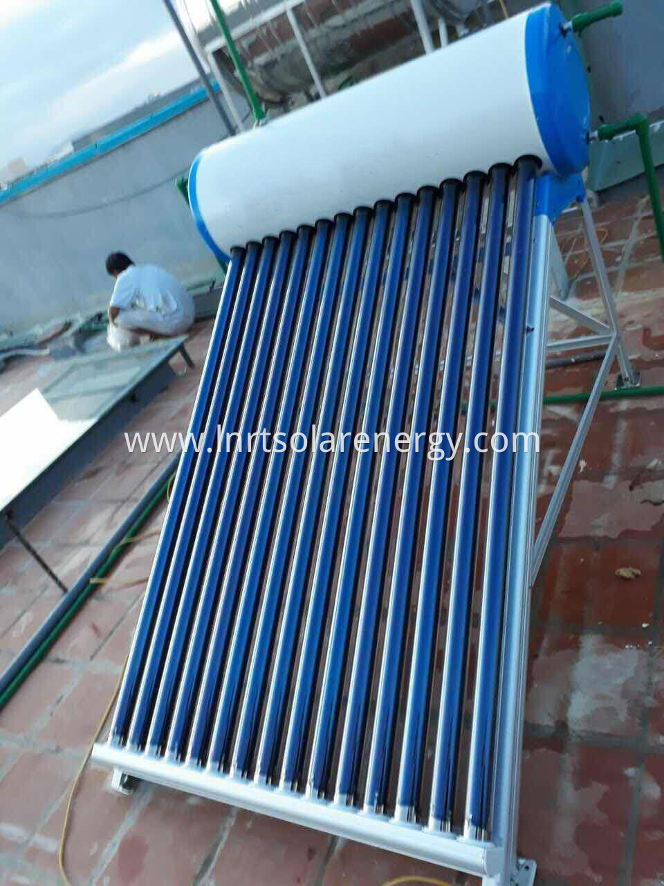 High Efficient Solar Water Heater 150L